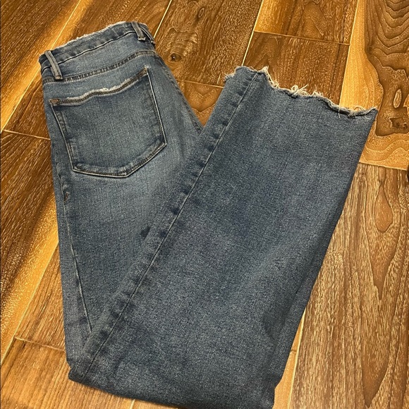 Good American Good Classic Jeans in Size 2/26. - Picture 6 of 6